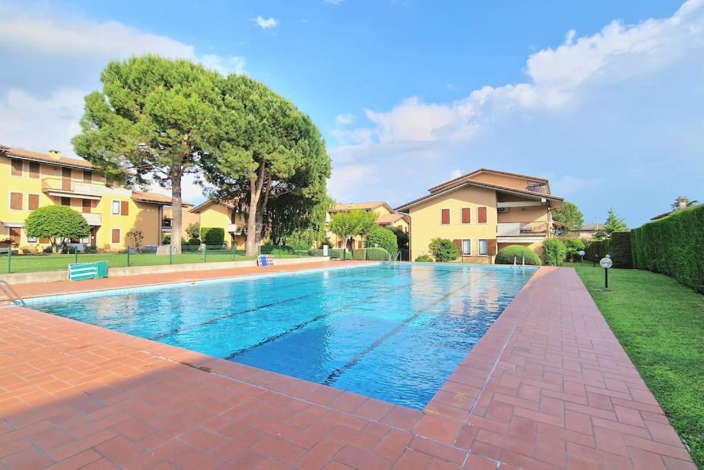Europa Pool Apartment Бардолино Екстериор снимка