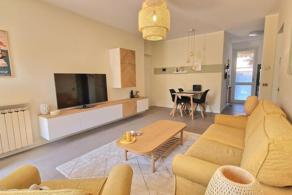 Europa Pool Apartment Бардолино Екстериор снимка