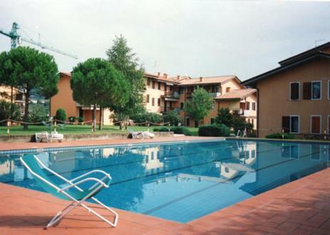 Europa Pool Apartment Бардолино Екстериор снимка